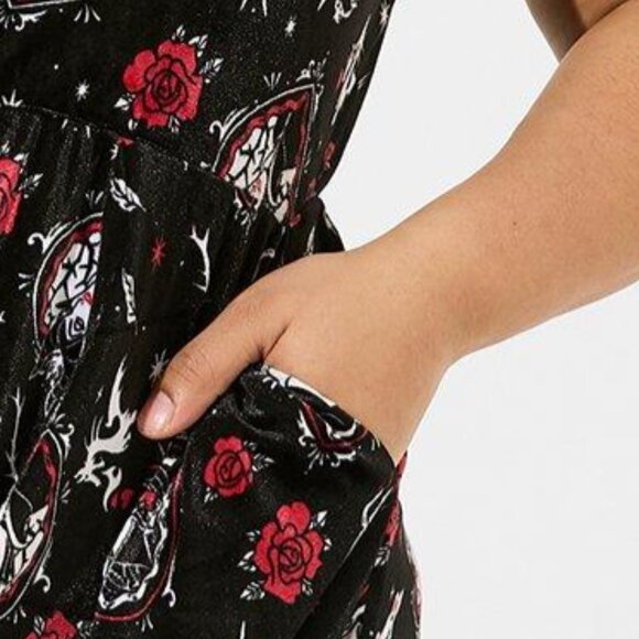 ❤️NWT VINTAGE TORRID DISNEY VILLAINS POCKETS SKATER DRESS - STRETCH VELVET - Picture 3 of 16